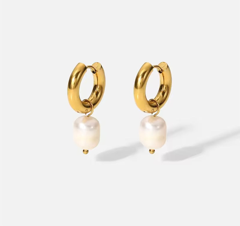 Orecchino oro con Perla