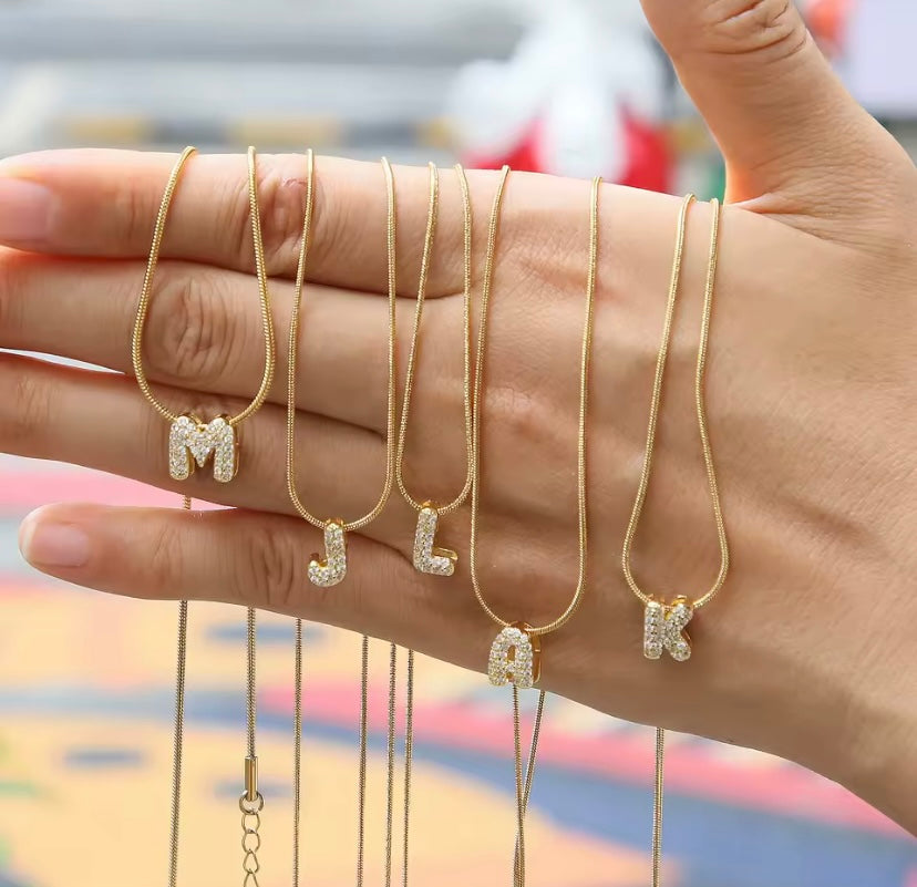 Collana con iniziale piccola Swarovski